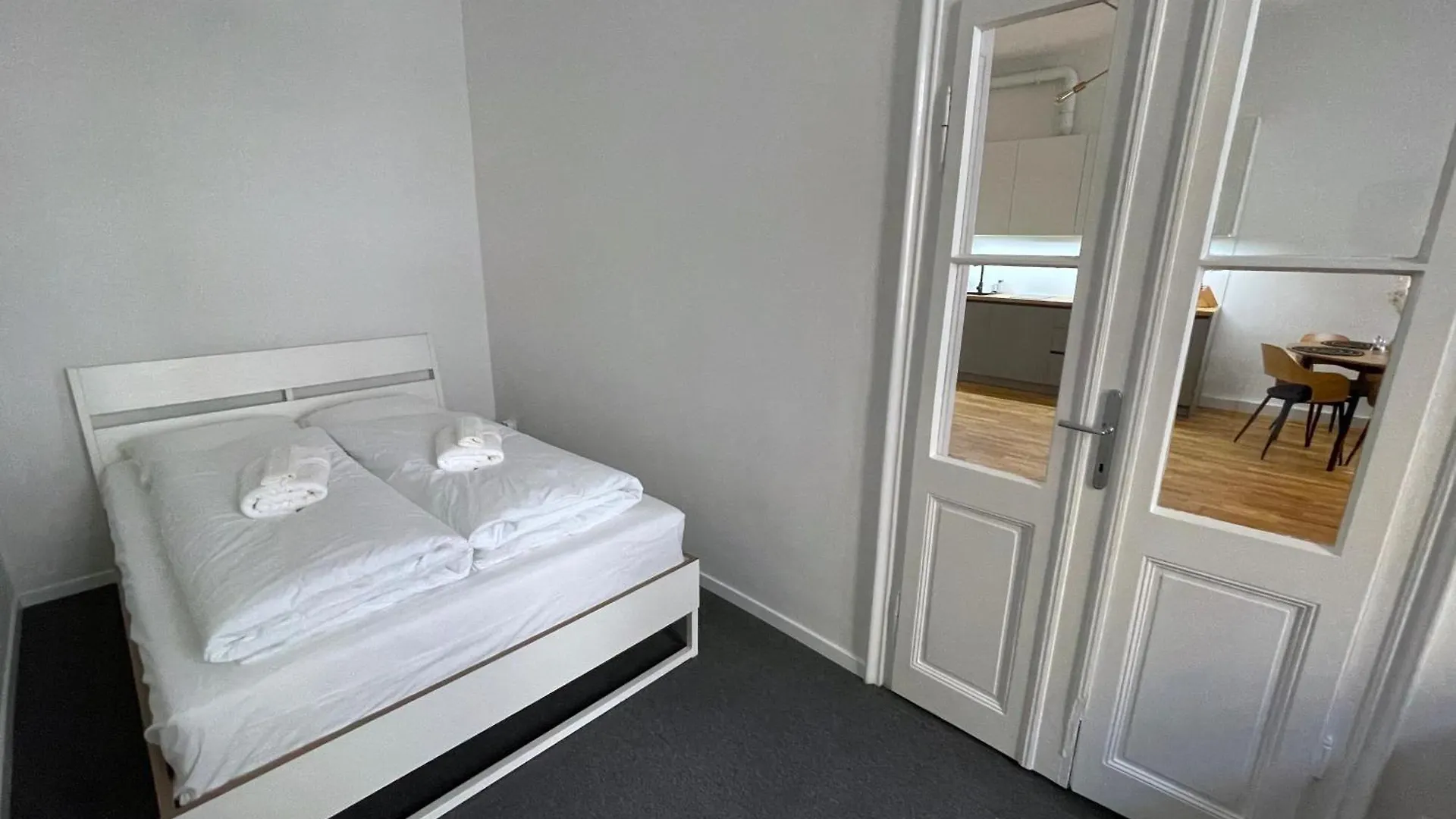 Authentic Apartment Near The City Centre Vienna Austria